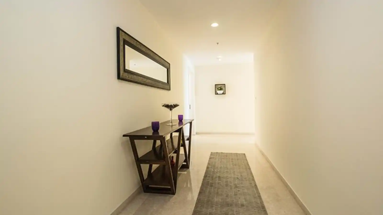 DLF-Belaire-Apartments-In-Sector-54-Gurgaon-Area-hallway